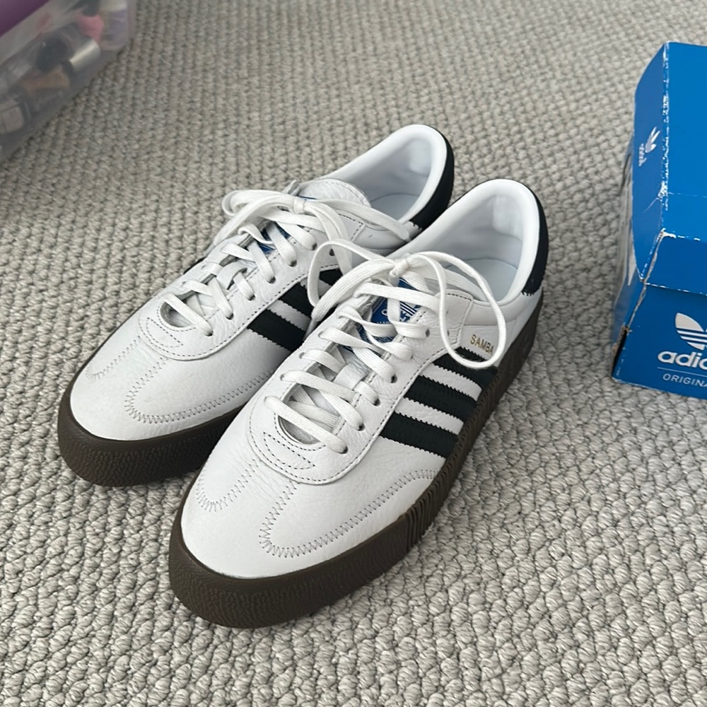 Samba rose sneakers